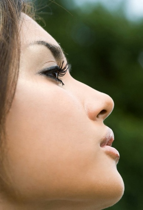 Beautiful Japanese teen Maria casually exposes her upskirt panties