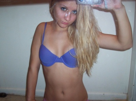 Blonde amateur Kylie takes safe for work selfies during solo action