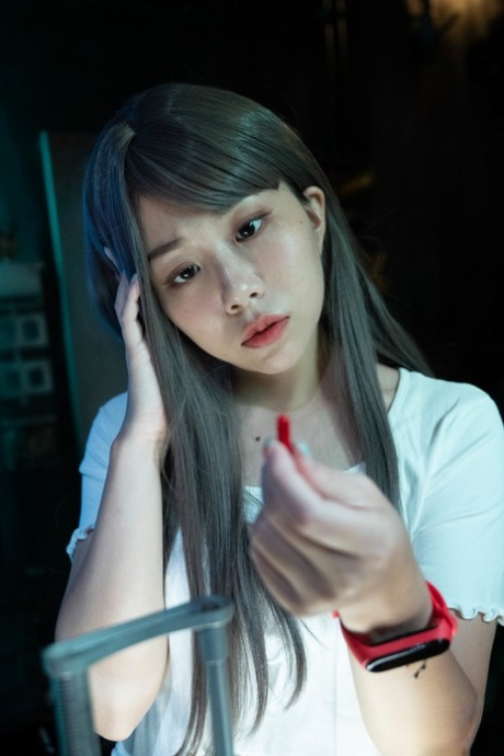 Chinese beauty Jiu Jiu has sex with a couple of guys in front of her cuckold
