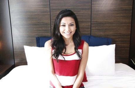 Unpredictable amateur babe Serena Torres wishes to be devastated