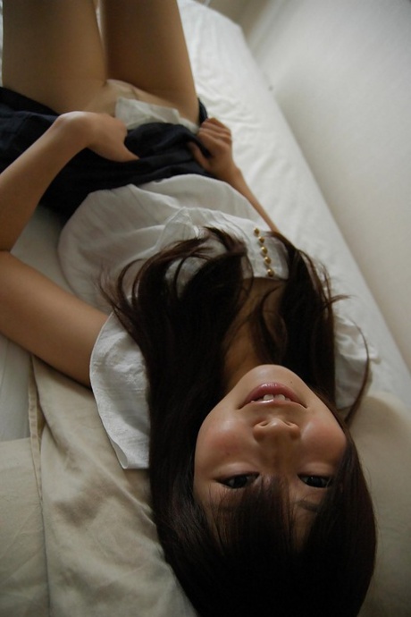 asian babe Shimomura Haruka undressing and showcasing her gash in close up