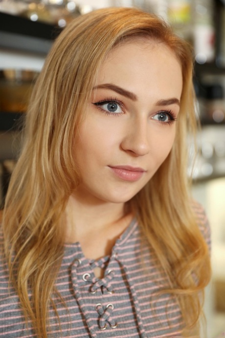 Czech teen Jenny Wild seduces a nerdy guy and gets rammed by him