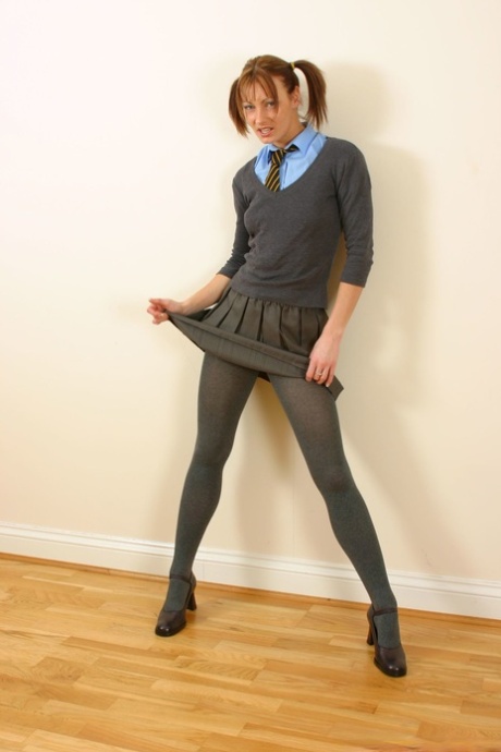 Porn Pics performed by Jo May Nude Porn Pics