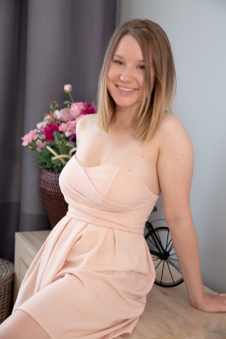 Beautiful teen Amalia Davis enjoying cunnilingus & her first anal sex