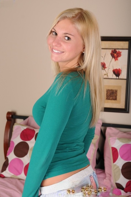 Sexy blonde Blair Winters strips naked, shows her big ass & tits & masturbates