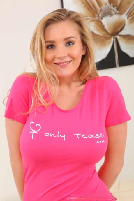 Porn Pics featuring Beth Lily Hot Images