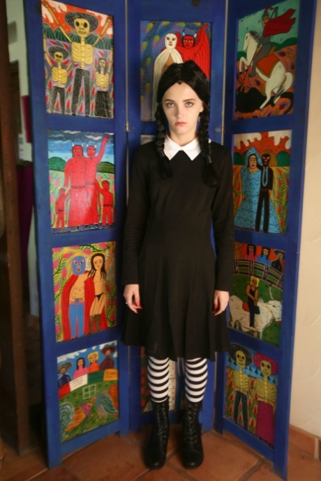 Brunette babe Audrey Noir  her kinky family having wild sex on Halloween