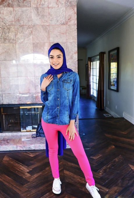 Petite babe with a hijab Maya Bijou getting spit roasted in a threesome