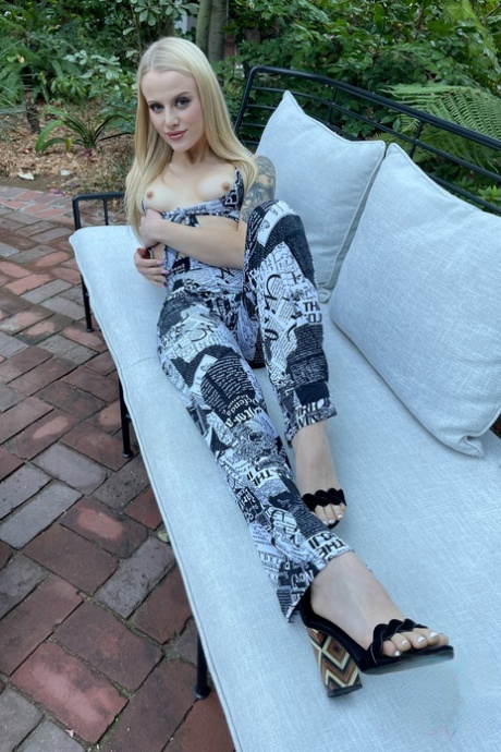 ATK Girlfriends starring Paris White Porn Images