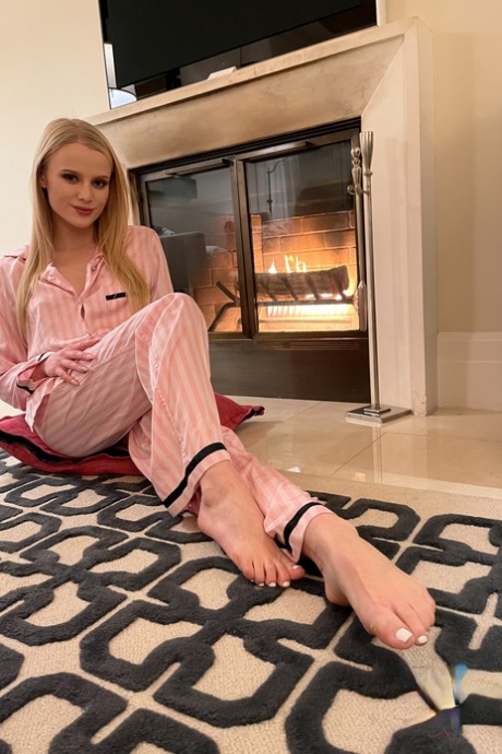 ATK Girlfriends starring Paris White Porn Images