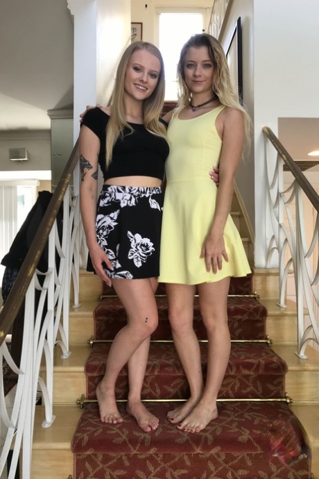 Amateur teens Paris White & Riley Star flaunt their feet, holes & big asses