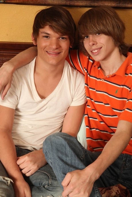 Gay boys Jade and Xander give each other a blowjob and have anal sex