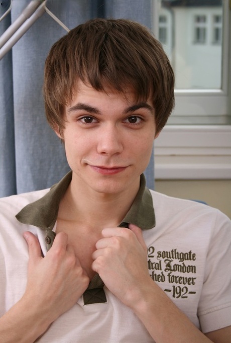 Hung twink Vinny 4 jerks his big dick until he ejaculates in a hot solo