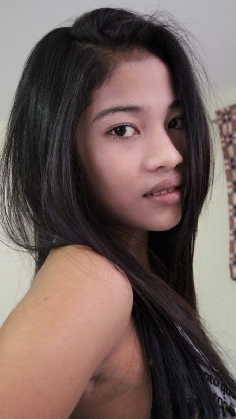 Petite Filipina girlfriend Ann gets her pretty mouth and hairy pussy boned