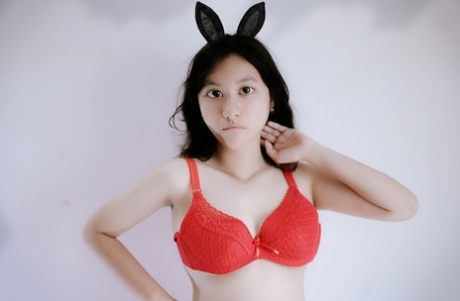 Hot babe shows off her perfect body in a sexy lingerie compilation