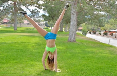 Flexible babe Cassidy stretches, strips & flashes her intimate parts in public