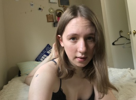 Ersties performed by Tzara Marie Naked Porn Pics