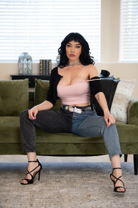 Girls Way starring Alex Coal, Little Puck, Nicole Kitt Hot Gallery